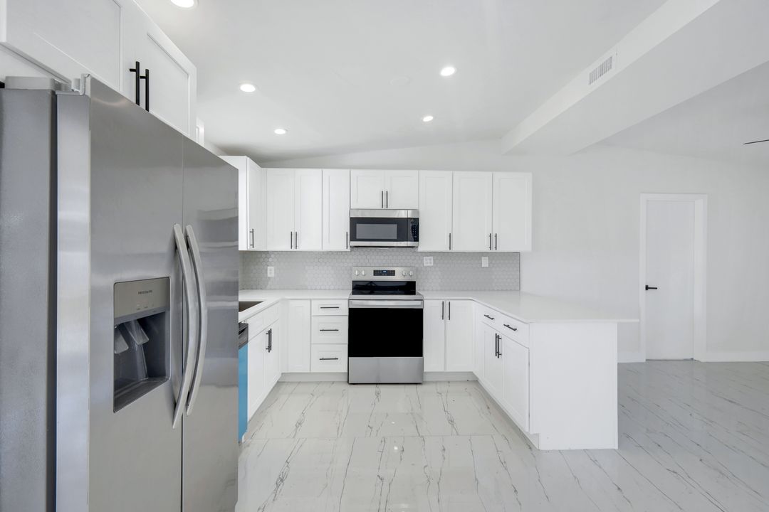 2118 Aldridge Ave, Fort Myers, FL 33907