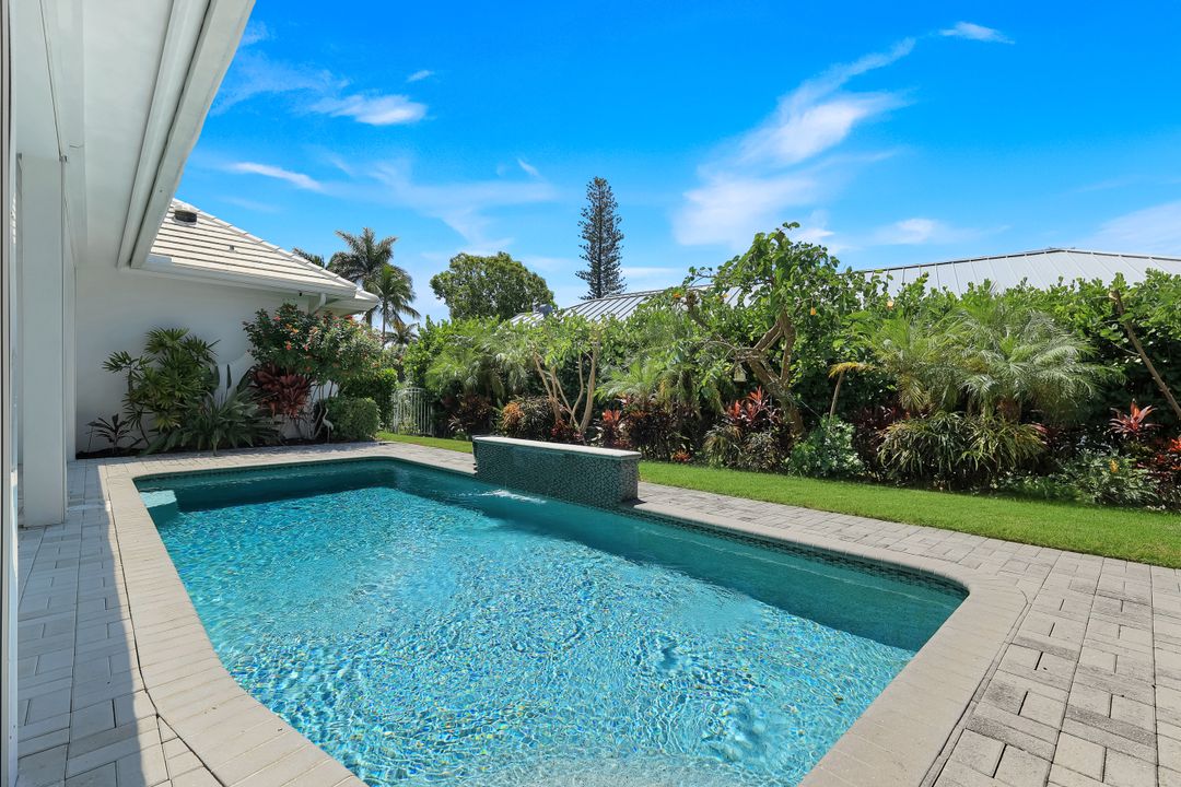 524 Turtle Hatch Ln, Naples, FL 34103