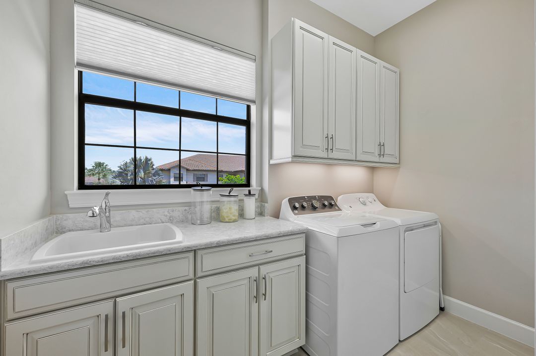 9672 Montelanico Loop #203, Naples, FL 34119