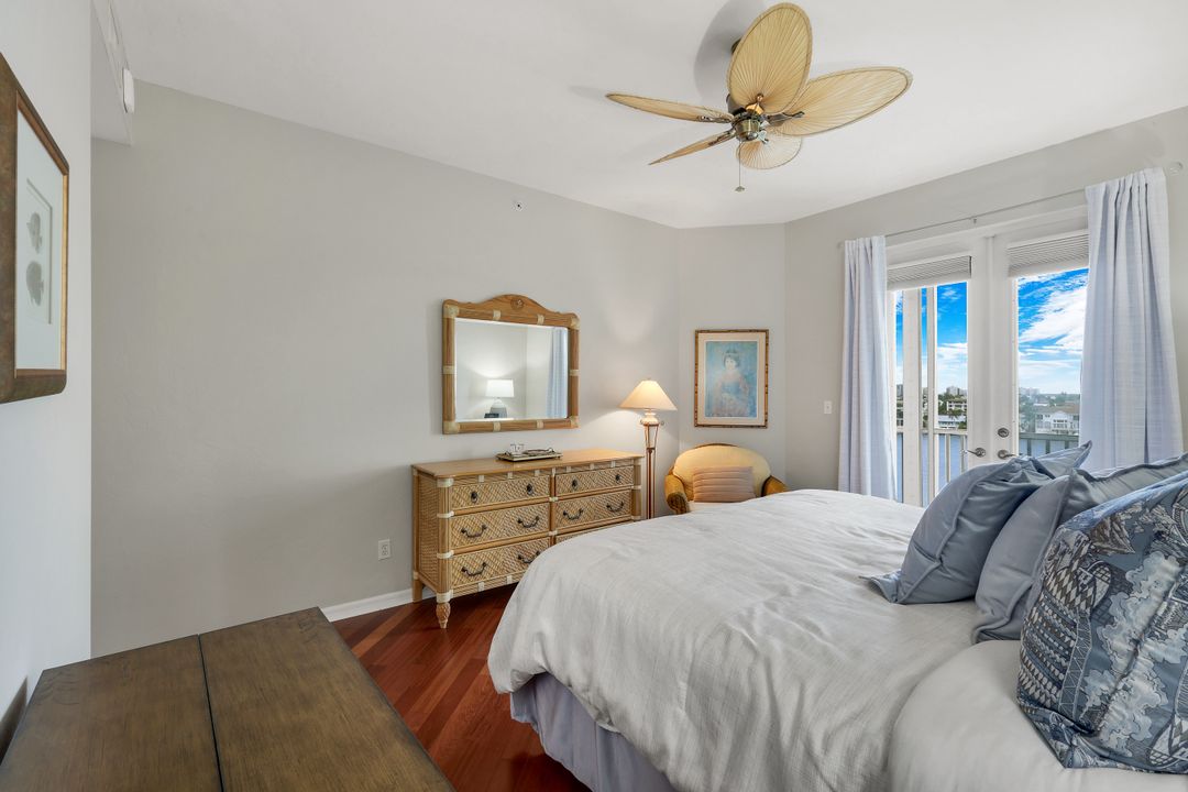 410 Flagship Dr #701, Naples, FL 34108