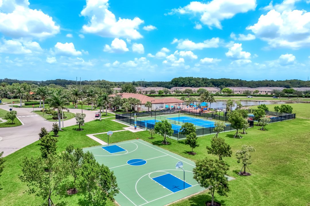 3272 Altimira Dr, Fort Myers, FL 33905