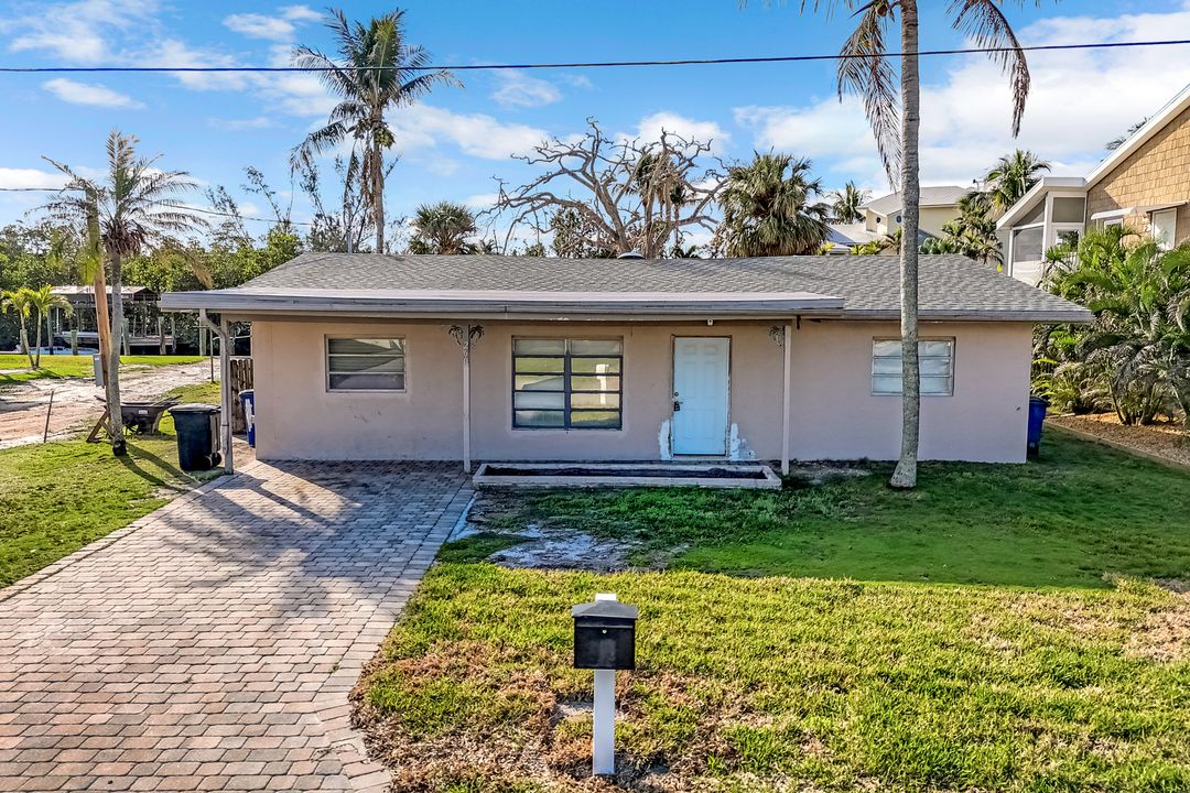 260 Sterling Ave, Fort Myers Beach, FL 33931