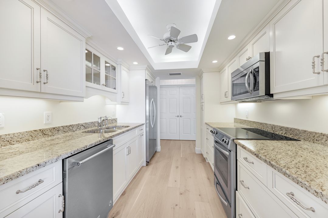 250 Park Shore Dr #601, Naples, FL 34103