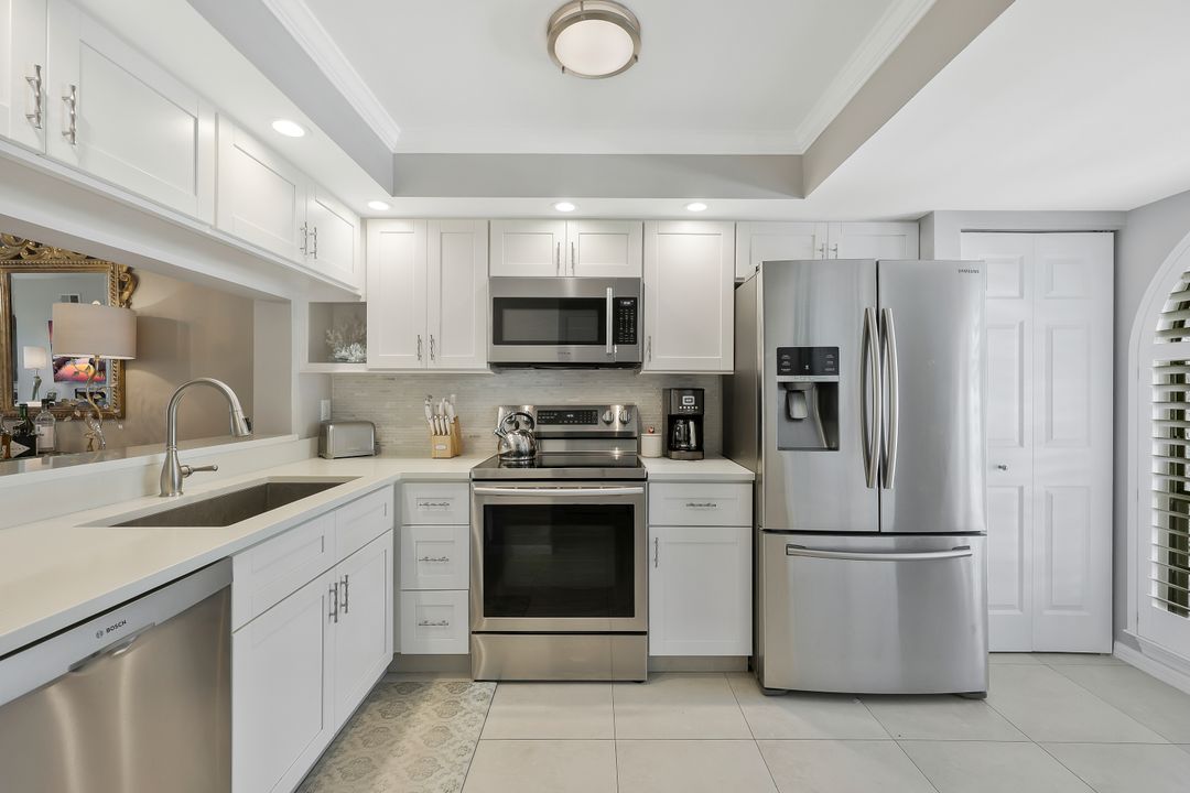 265 Deerwood Cir #12, Naples, FL 34113