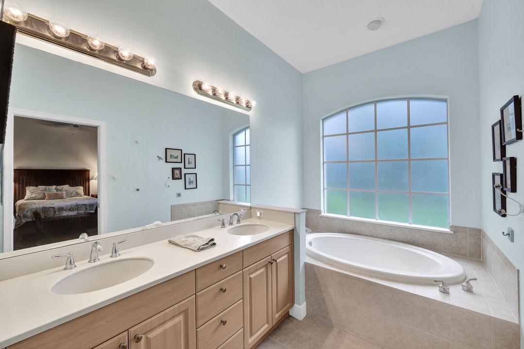 13968 Avon Park Cir, Fort Myers, FL 33912