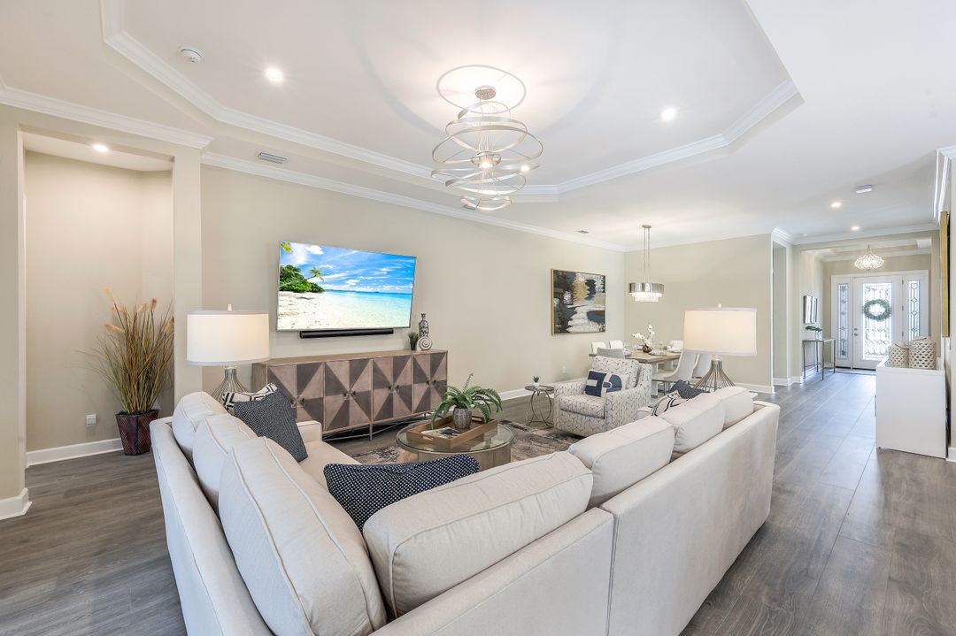 8880 Scarlotti Pl, Naples, FL 34119