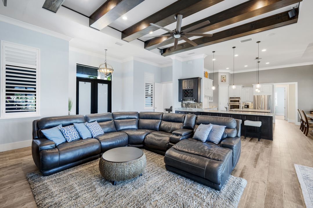 1218 SW 4th Pl, Cape Coral, FL 33991