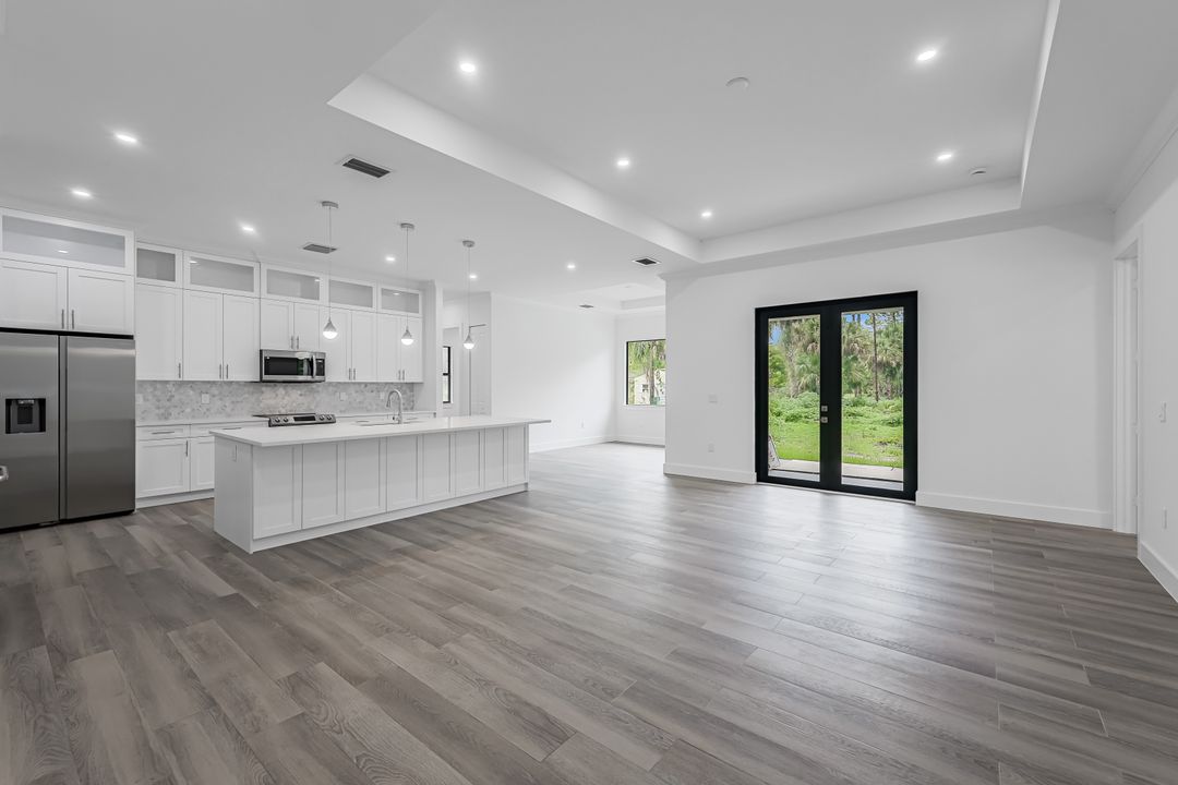 223 1st St SW, Naples, FL 34117