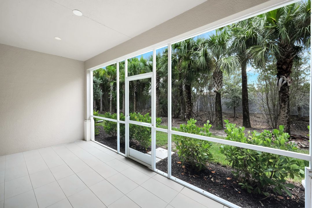 280 Antilles Wy E #101, Naples, FL 34112