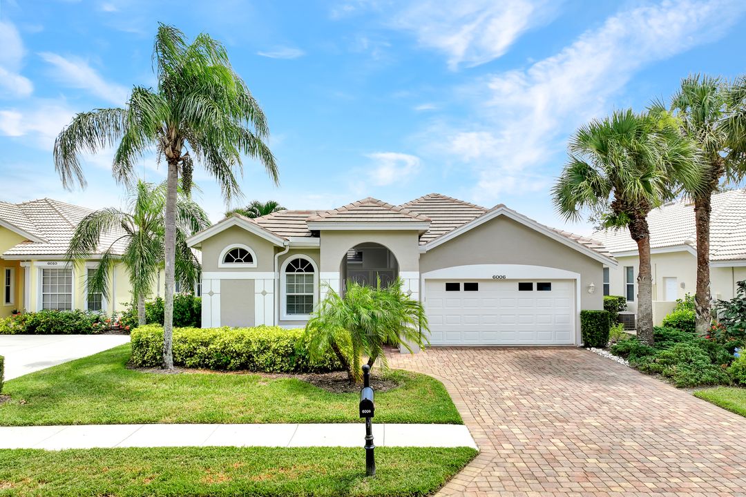 6006 Highwood Park Ln, Naples, FL 34110