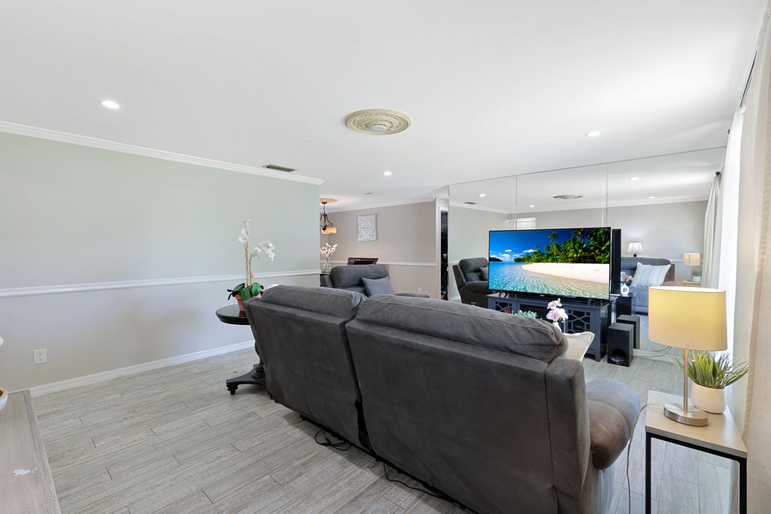 8110 Valencia Rd, Fort Myers, FL 33967