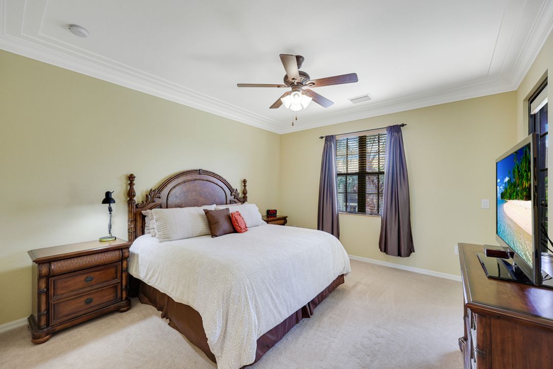 9027 Alturas Ln #3304, Naples, FL 34113