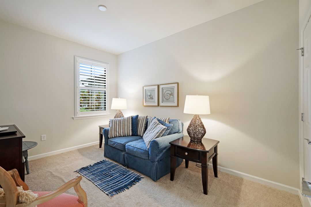 7175 Live Oak Dr, Naples, FL 34114
