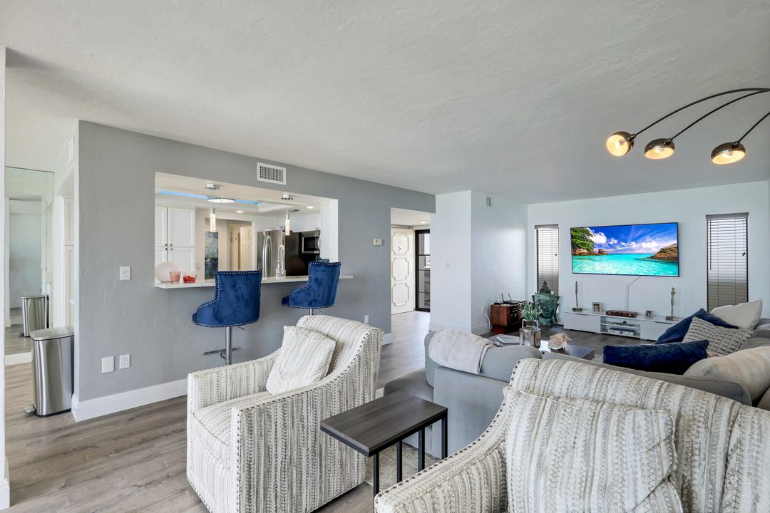 10475 Gulf Shore Dr APT 144, Naples, FL 34108