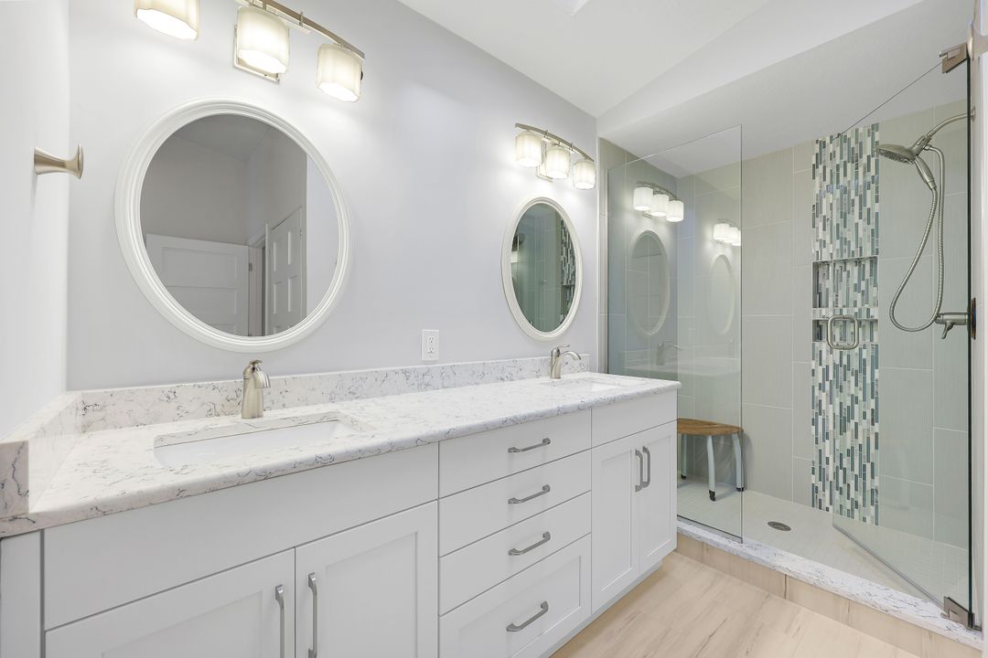 351 Emerald Bay Cir #R-5, Naples, FL 34110