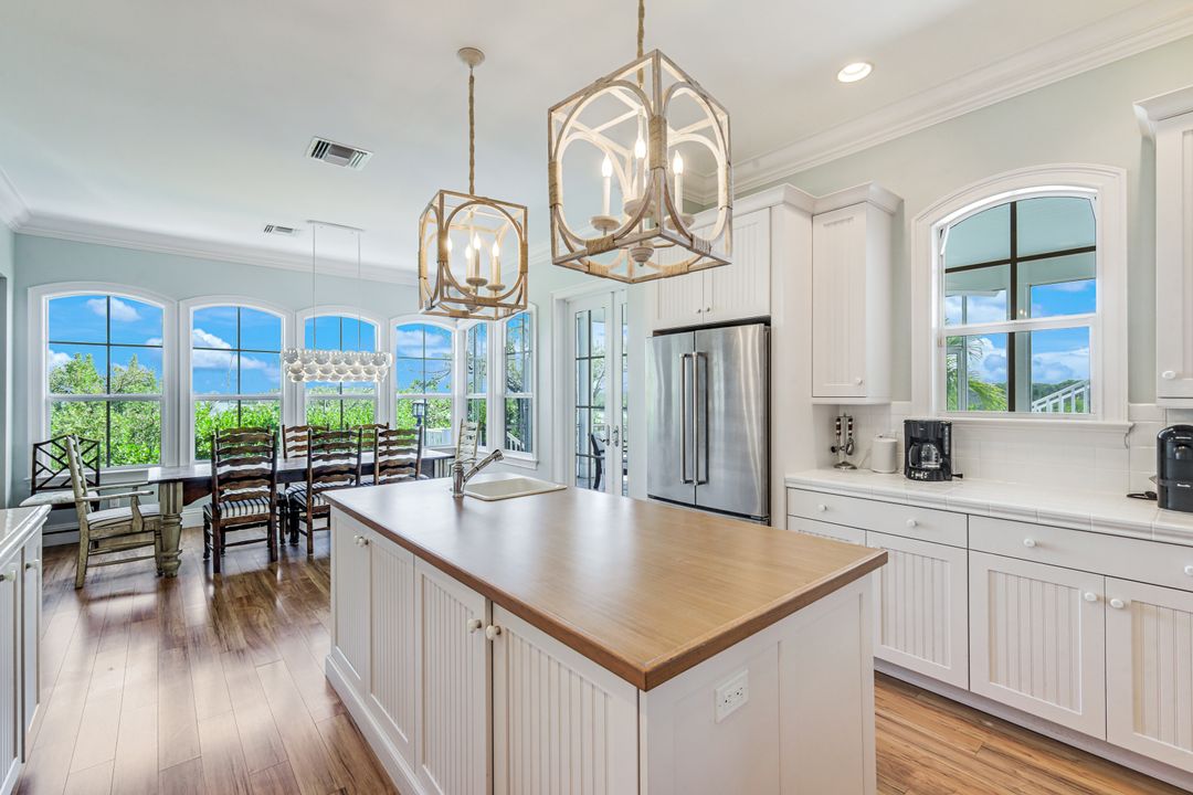 16211 Captiva Dr, Captiva, FL 33924