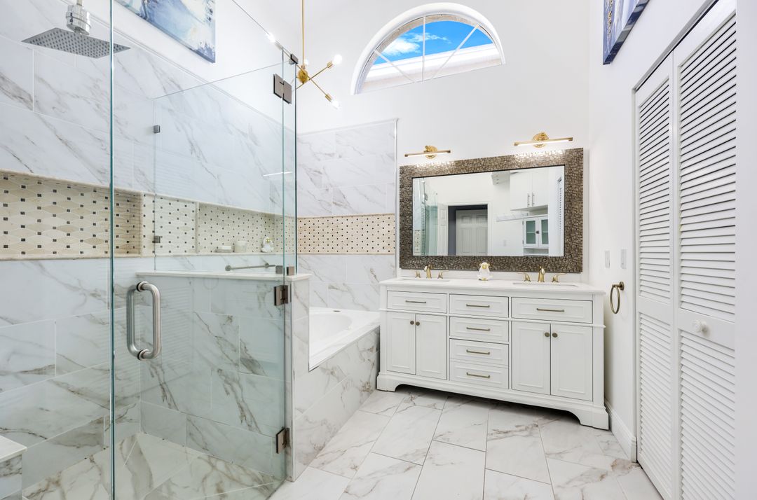 658 Lambton Ln, Naples, FL 34104