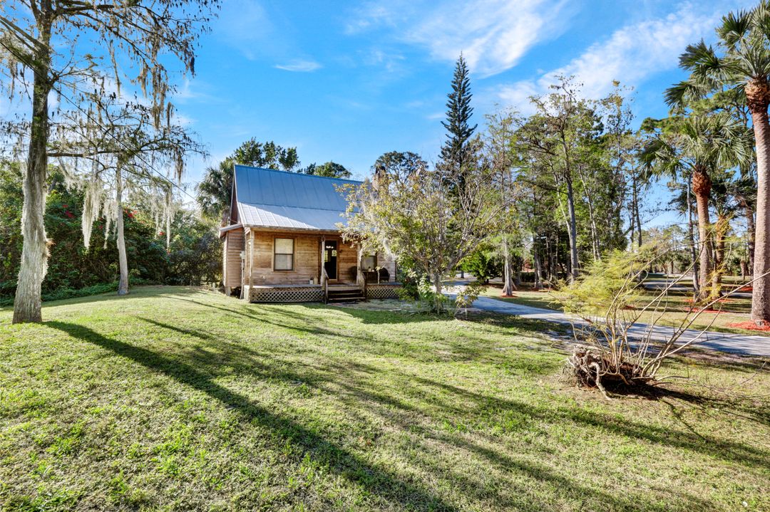 825 23rd St SW, Naples, FL 34117