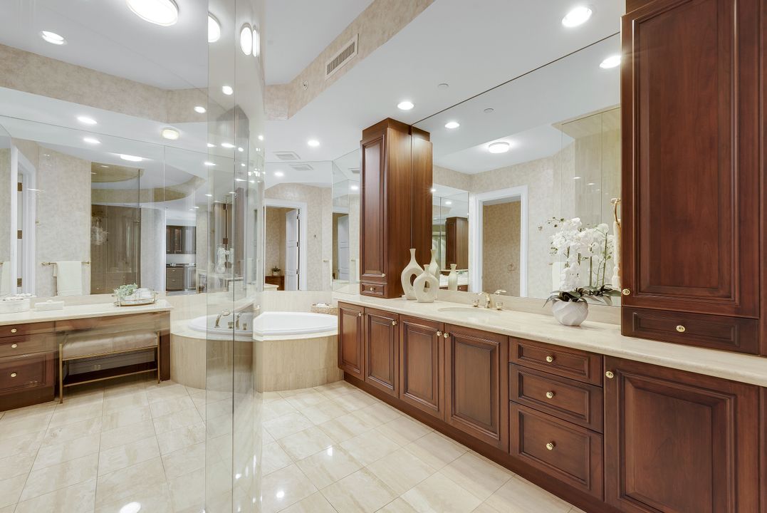 4101 Gulf Shore Blvd N #17N, Naples, FL 34103