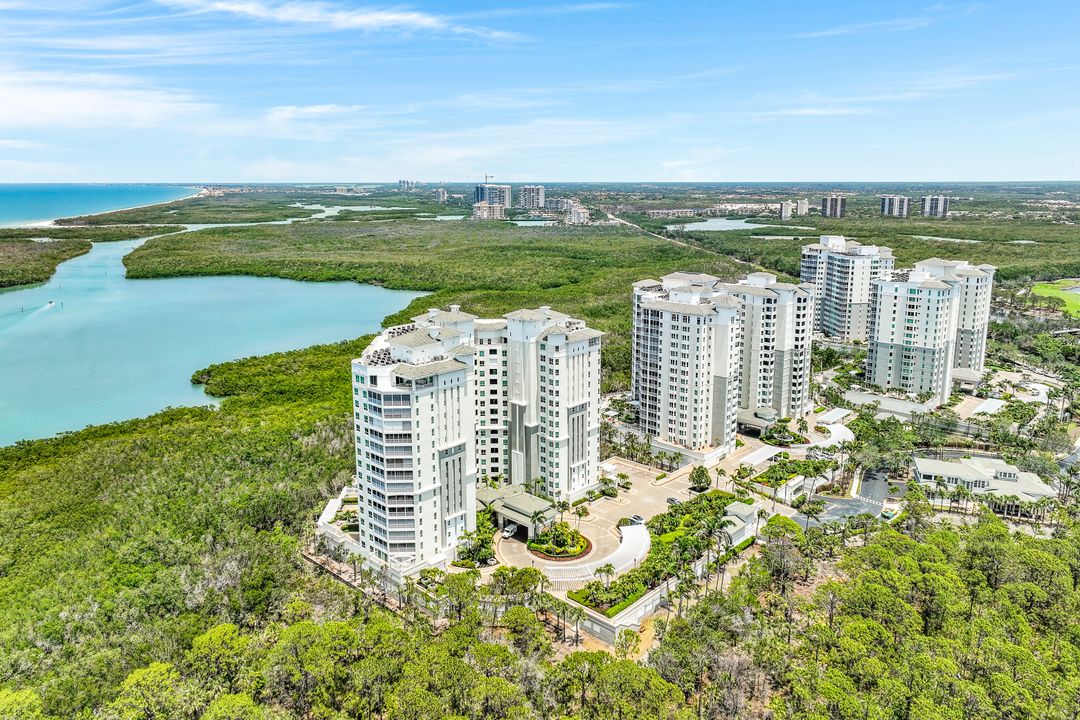 295 Grande Way #1406, Naples, FL 34110