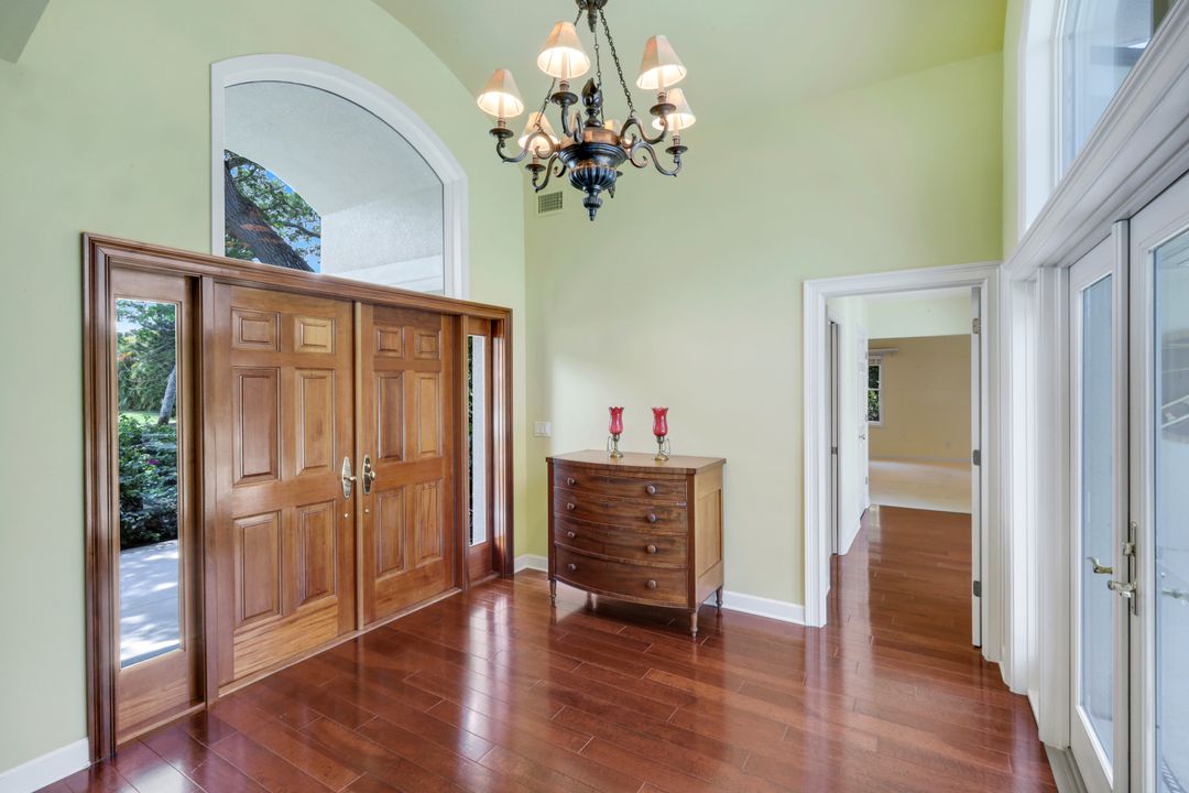 675 Murex Dr, Naples, FL 34102