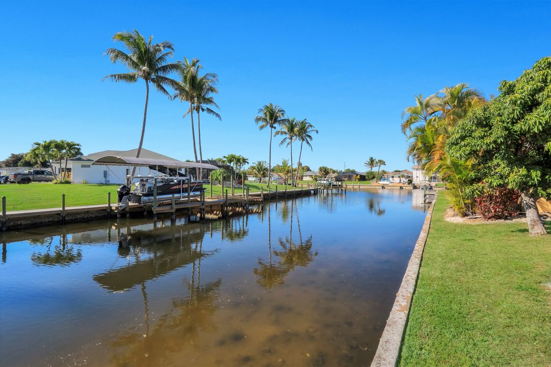 5201 Willow Ct, Cape Coral, FL 33904