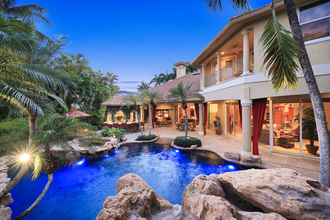 2350 Cheshire Ln, Naples, FL 34109