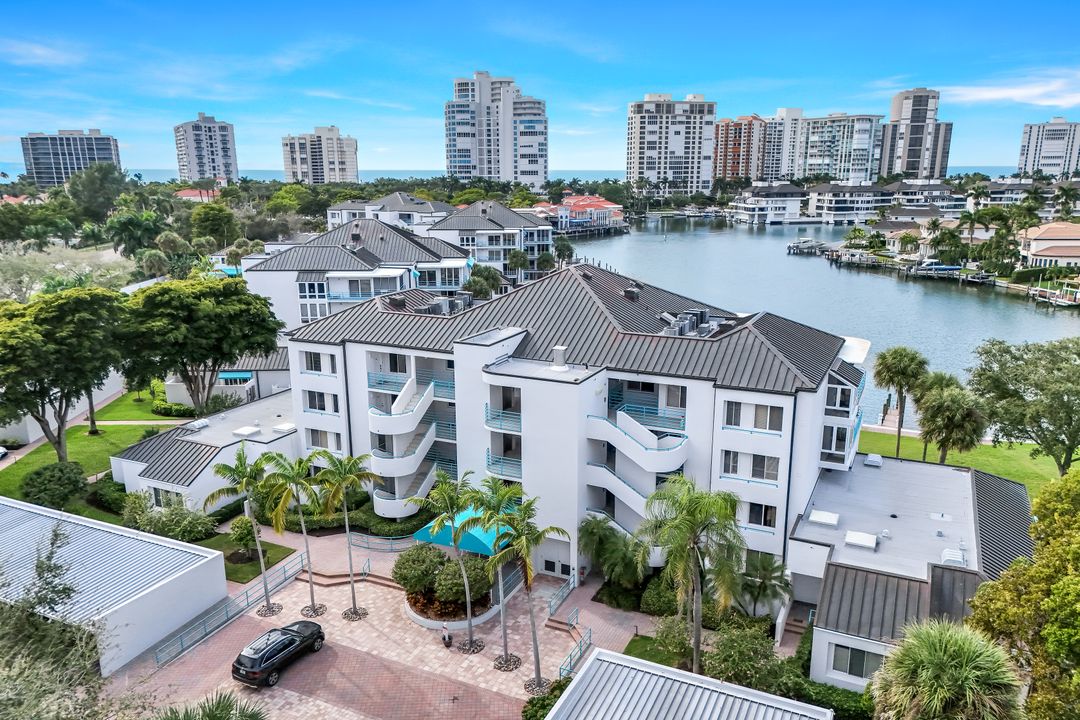 355 Park Shore Dr #1-134, Naples, FL 34103