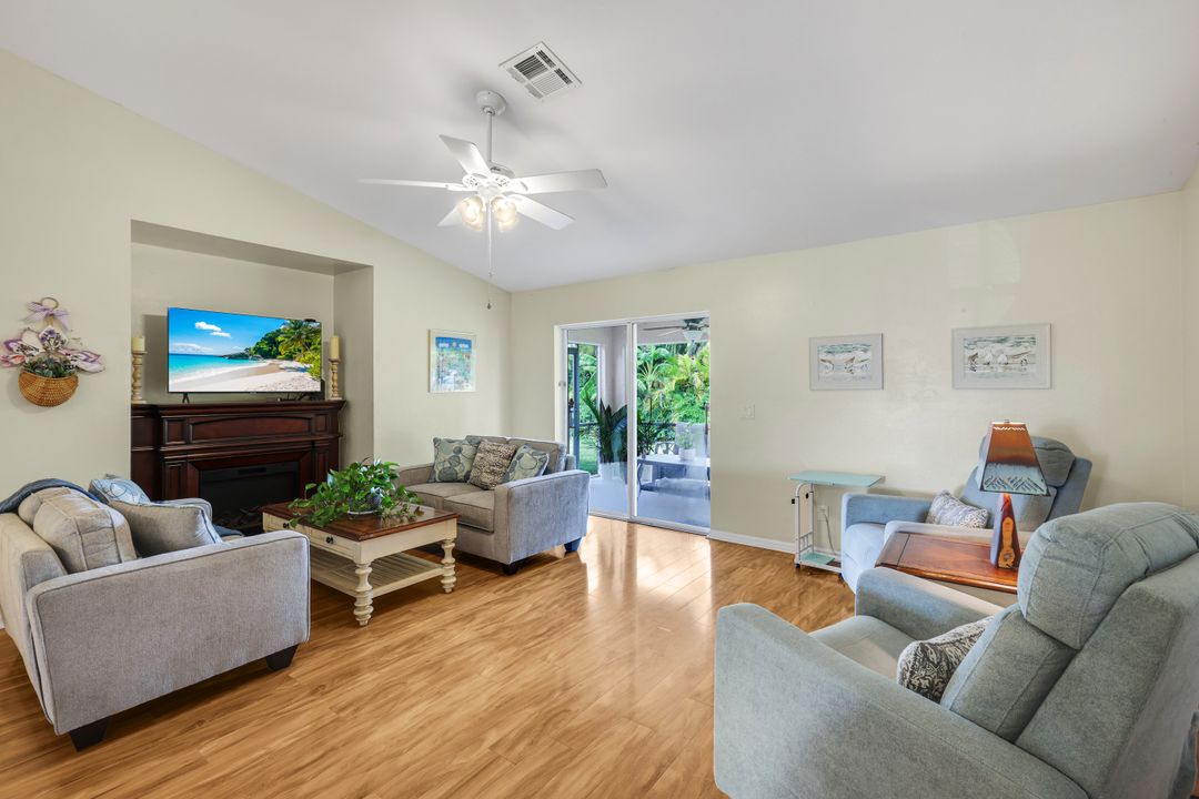 1006 NE 6th Pl, Cape Coral, FL 33909