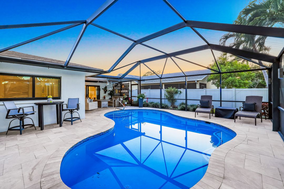 585 100th Ave N, Naples, FL 34108