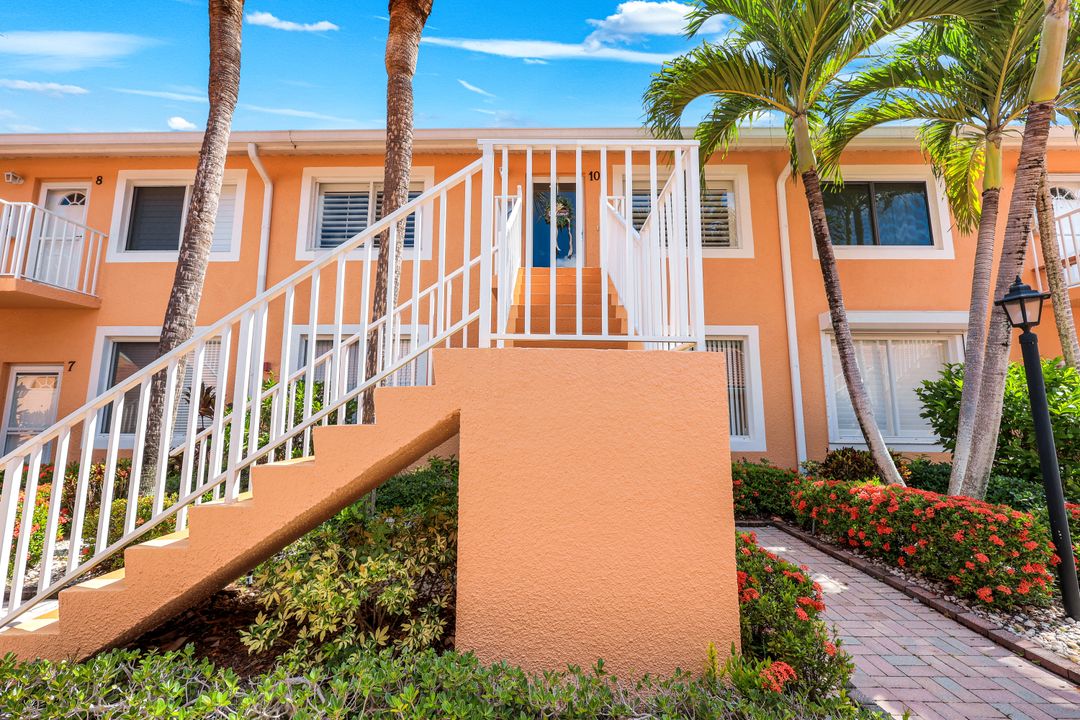 6720 Beach Resort Dr #10, Naples, FL 34114