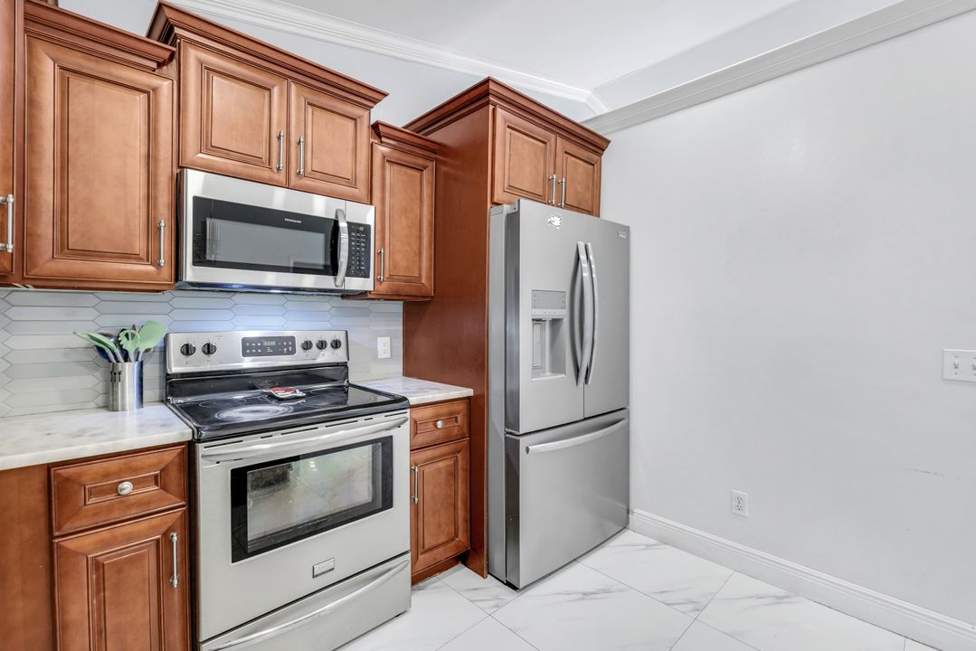 3421 24th Ave NE, Naples, FL 34120