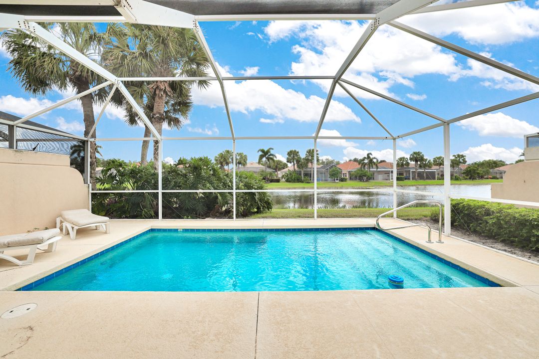 4307 Redonda Ln, Naples, FL 34119