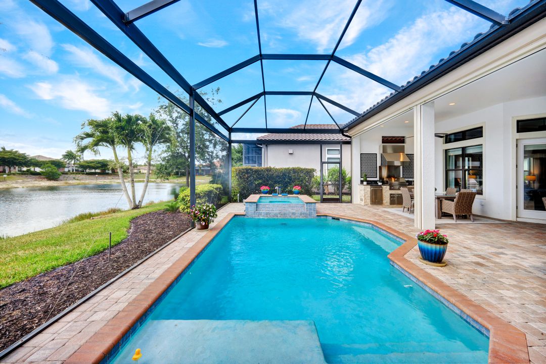 8675 Amour Ct, Naples, FL 34119