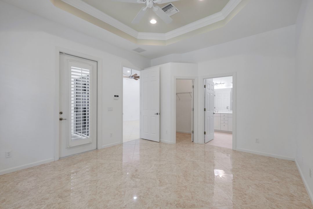15501 Cadiz Ln, Naples, FL 34110
