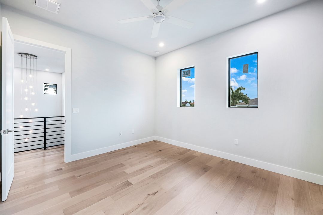 524 103rd Ave N, Naples, FL 34108