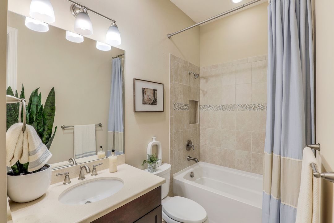 8828 Savona Ct, Naples, FL 34119