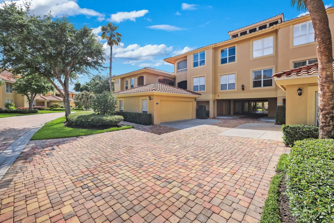 1840 Les Chateaux Blvd #4-201, Naples, FL 34109