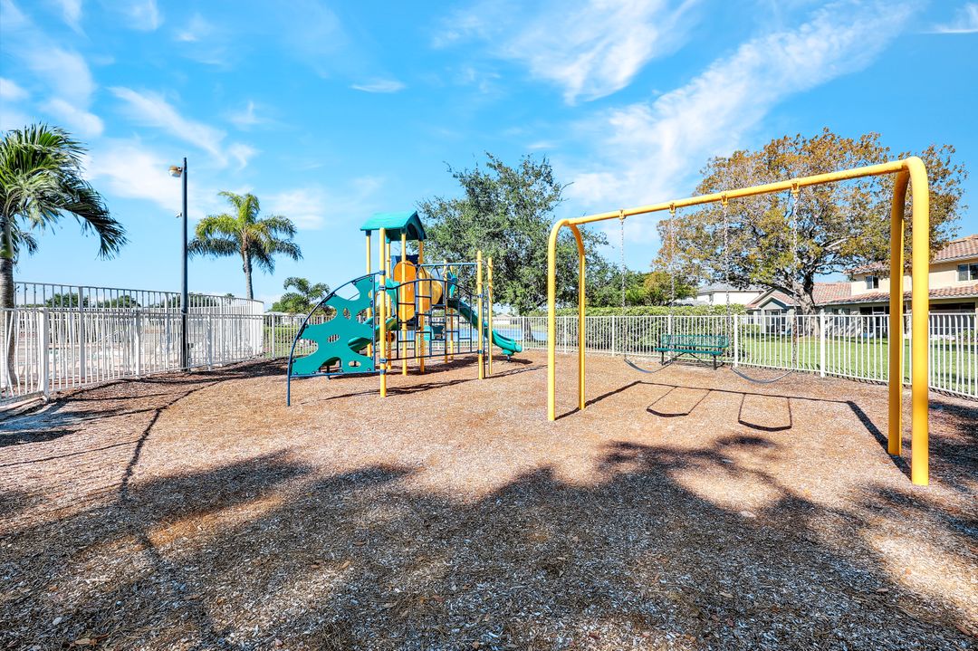 9262 Chestnut Tree Loop, Fort Myers, FL 33967