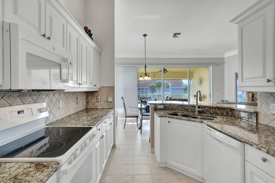 5250 Birmingham Dr #201, Naples, FL 34110