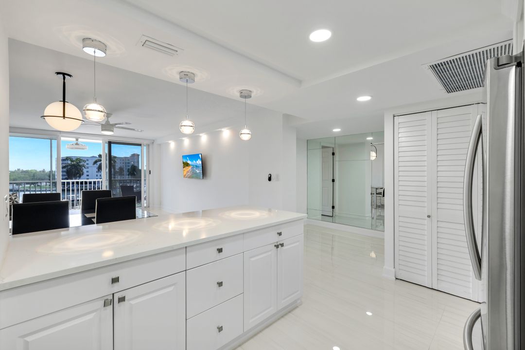 5 Bluebill Ave #410, Naples, FL 34108