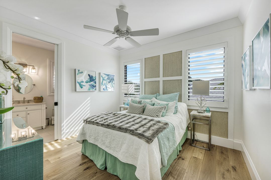 679 Rudder Rd, Naples, FL 34102