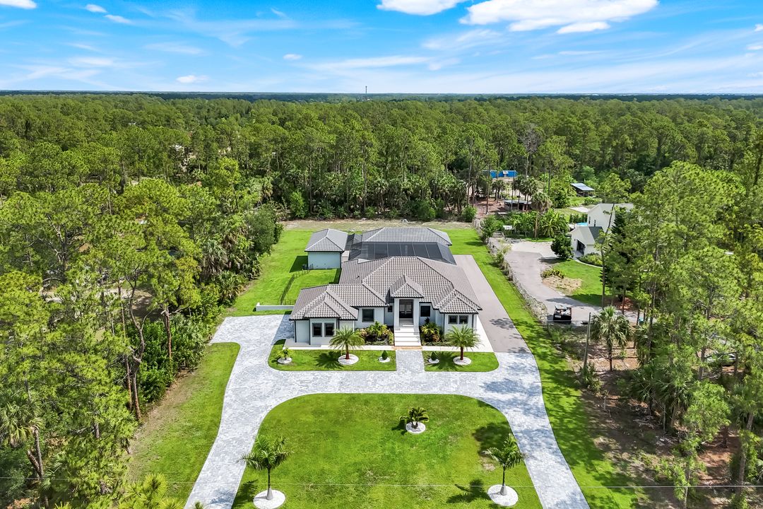 333 12th Ave NE, Naples, FL 34120