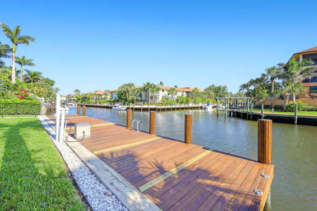 1522 Pelican Ave, Naples, FL 34102