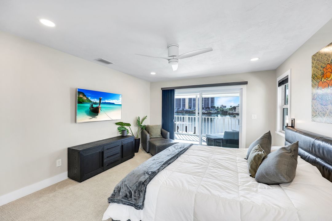 336 Oak Ave, Naples, FL 34108