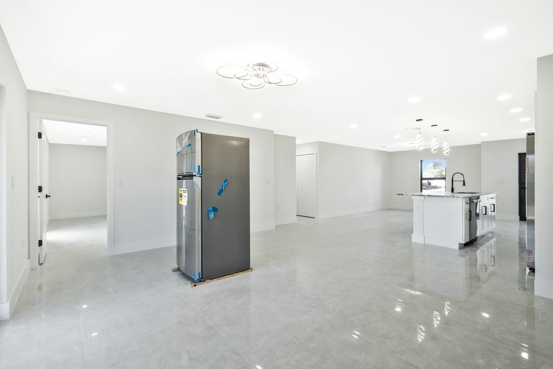 3411 27th St SW, Lehigh Acres, FL 33976