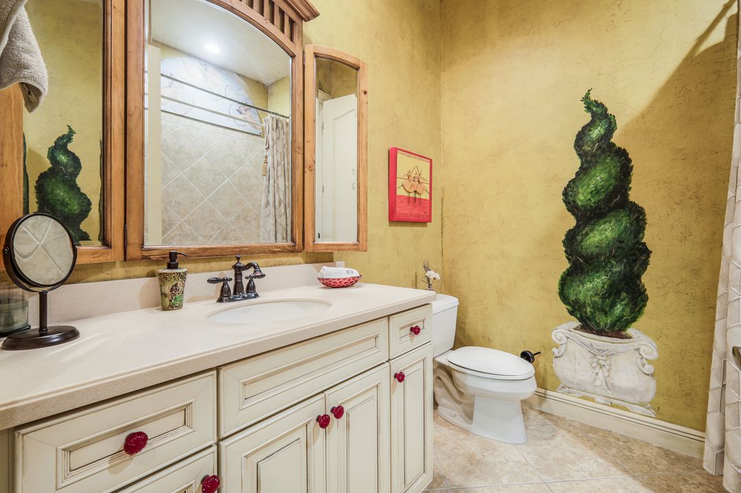 28600 Pienza Ct, Bonita Springs, FL 34135