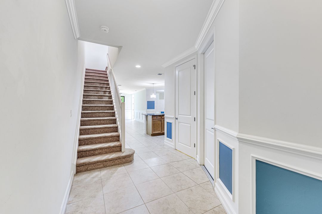 7890 Bristol Cir, Naples, FL 34120