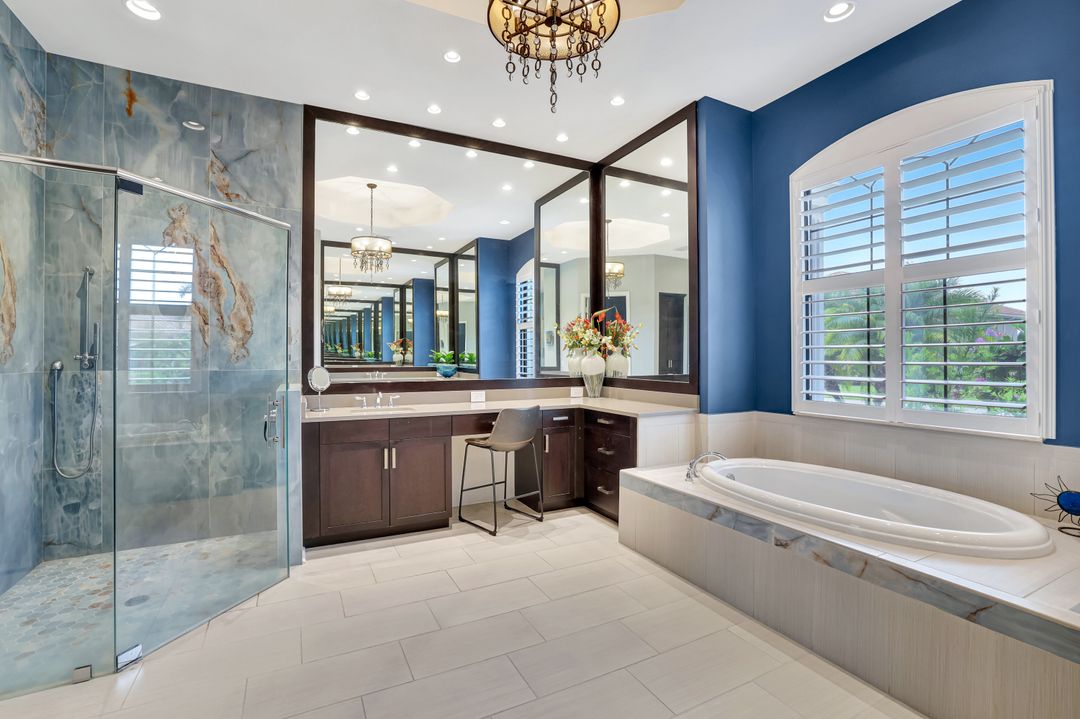 2930 Cinnamon Bay Cir, Naples, FL 34119
