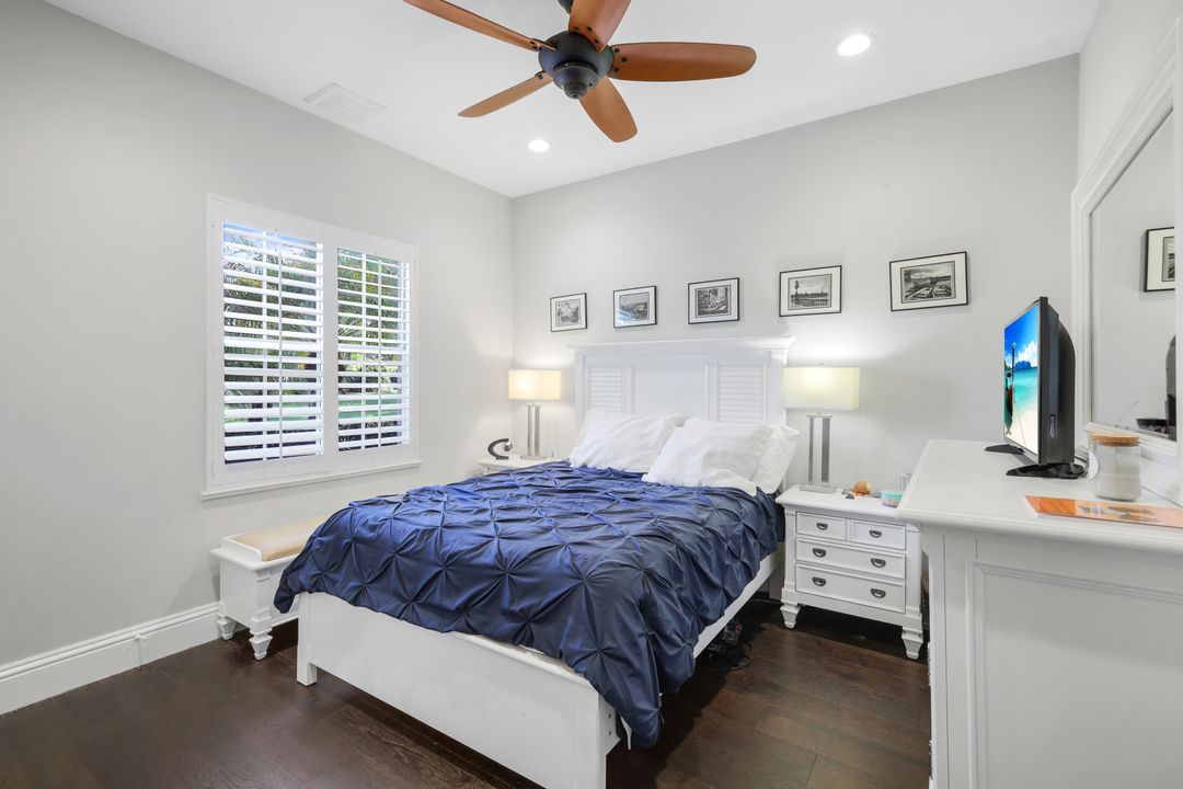 915 Fountain Run, Naples, FL 34119